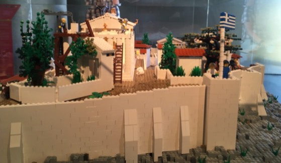 Lego_Acropolis_side