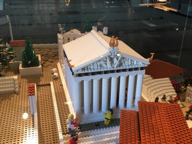 Lego_Acropolis_temple